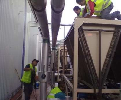 Limpieza profesional de chillers industriales - Grupo Rex Mantenimiento