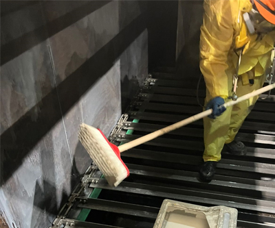 Limpieza profesional en espacios confinados industriales - Grupo Rex Mantenimiento