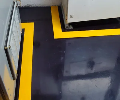 Delimitaciones de áreas de cuartos de control sobre pisos disipativos