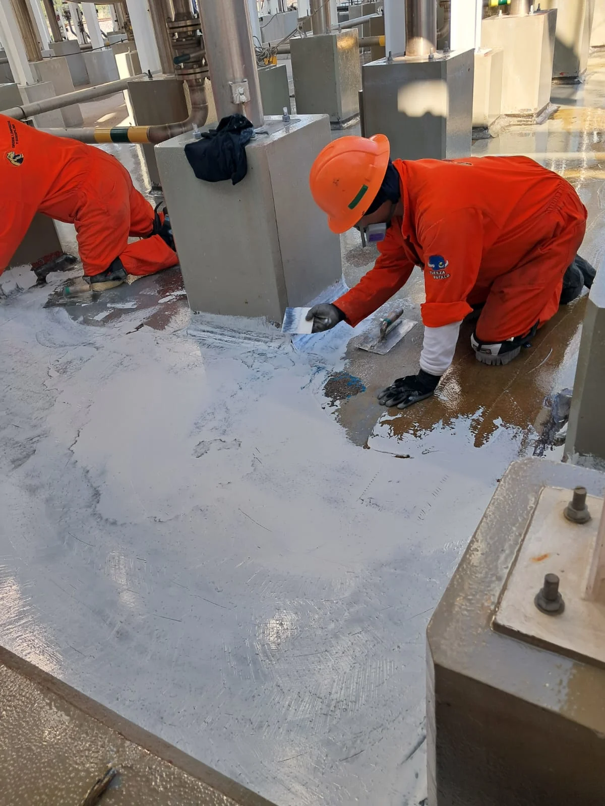 Preparación de área para instalación de pisos epóxicos industriales por Grupo REX