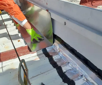 Impermeabilización segura para cubiertas metálicas y fibra de vidrio o de policarbonato