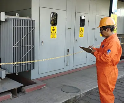 Equipo de mantenimiento electromecánico industrial Grupo REX Querétaro