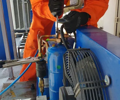 Mantenimiento de compresores a cielo abierto de camaras frigorificas