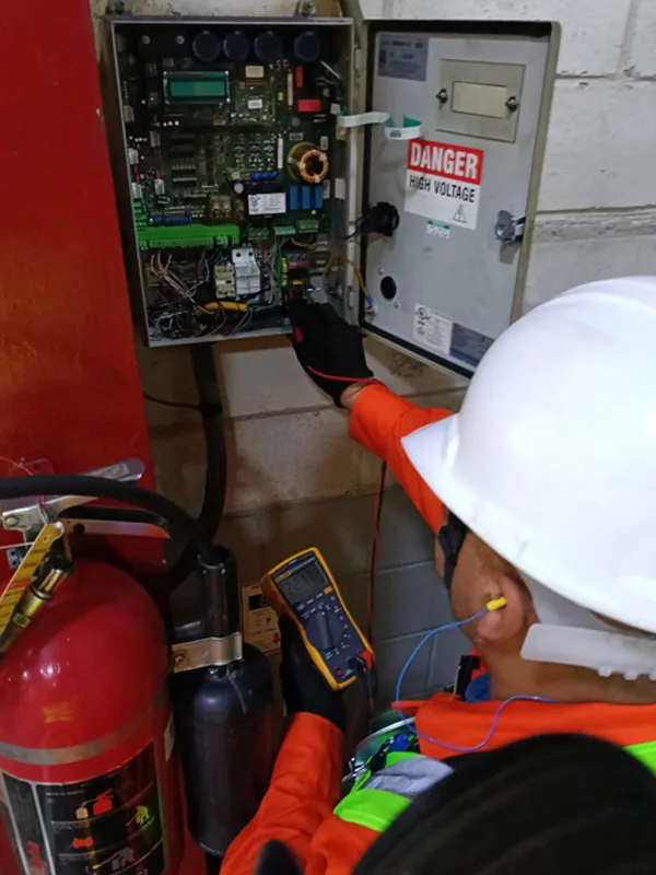 Mantenimiento de sistemas HVAC y climatización industrial en plantas y naves industriales - Grupo REX