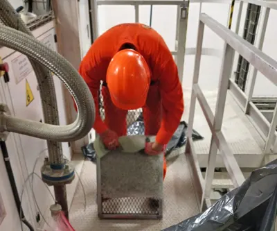 Cambio de filtros en cabina de pintura